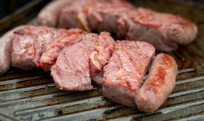 Fleisch auf dem Grill