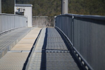 Metal Bridge Grated Walkway with Straight Line Steel Fencing Textures