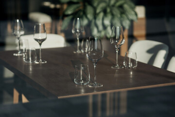  empty glasses in restaurant