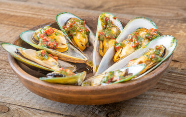 Baked half shell mussels