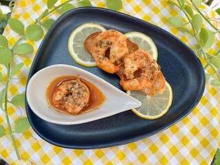 Spanish Garlic Shrimp with lemon