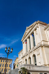 Fototapeta na wymiar Façade néo-classique du Palais de Justice de Nice