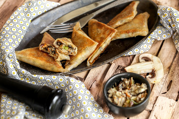 samossas de champignon poireau et fêta © Jérôme Rommé