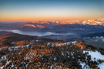 View of lake Annecy (France) and the alps from the Semnoz, a family ski resort, south of Annecy. Mont-Blanc (4808 m) can be seen. - obrazy, fototapety, plakaty