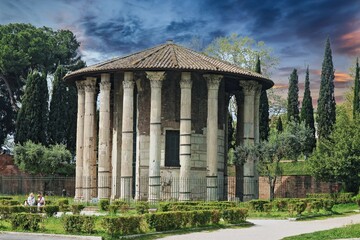 Fototapeta na wymiar Tempio di Vesta a Roma
