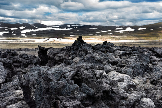 wulkan lawa zastygła księżycowa cudowna Islandia