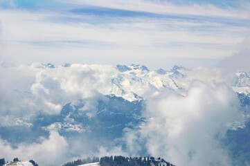 Fototapeta premium Schweizer Berge mit Schnee
