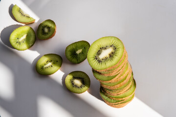 sliced kiwi 