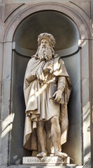 Statue of Leonardo Da Vinci in Uffizi Gallery, Florence