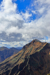 谷川岳 天神尾根から望む秋の紅葉の風景