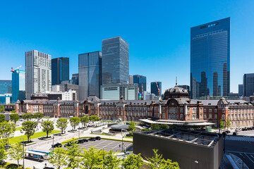 (東京都ｰ都市風景)青空と東京駅周辺の風景１