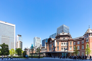 (東京都ｰ都市風景)青空と東京駅周辺の風景５