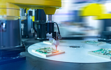 automatic robot holding glue syringe Injection on pcb