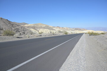 A highway on route to Death Valley in America. 