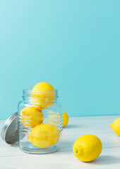 lemon in a jar.  瓶に入ったレモン