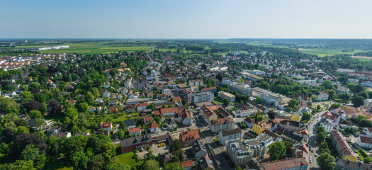 Augsburgs Stadtteil Göggingen von oben, Panorama-Blick auf das Ortszentrum