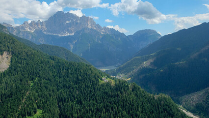 Fototapeta na wymiar Dolomiten und Südtirol in den Alpen - Italien