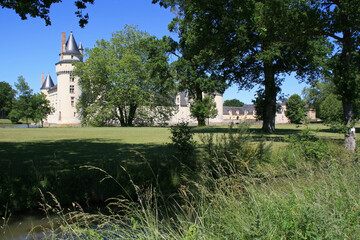 Naklejka premium medieval castle (plessis-bourré) in écuillé in france