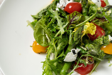 Spring salad with asparagus