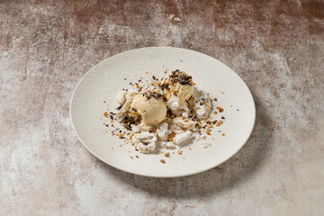 Coffee ice cream with meringue