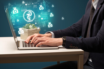 hand browsing on the internet for medical issues