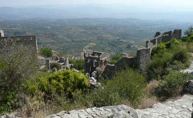 Fototapeta na wymiar Ancient fortification of Mystras, Greece