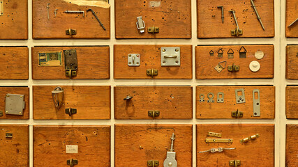 Old metal goods shop with a wide range of fittings and locksmith supplies, as well as screws and metal supplies. 