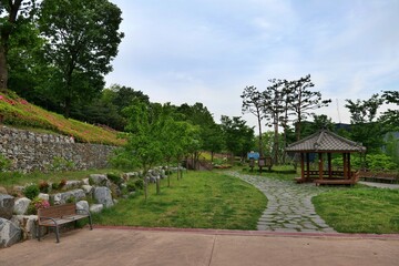 뜰, home, 건축, 네이처, 경관, 나무, 여름, 건물, home, sky, 나무로 되는, 목초, 동네, 관자놀이, 공원, 나이든, 방갈로, 나무, 여행, 외관, 나무, h2o, 닛폰, 지붕, 정자