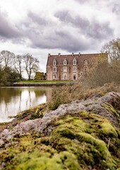 Fototapeta na wymiar Paysages et châteaus