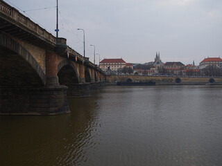 Praga è uguale a Parigi in termini di bellezza.