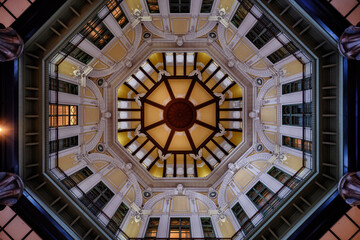 綺麗に装飾された天井