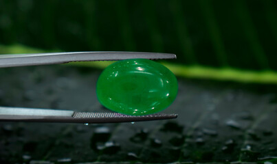 Real jade That is the original jade ball Green and rare, expensive.