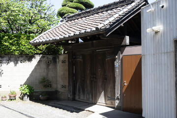 Gate of Honjin - Honjin-mon of Kawatuchi Station on Nikko-Onarimichi