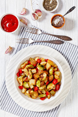 Pan-Browned Potatoes with red pepper and garlic