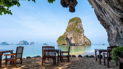 Photo sur Plexiglas Railay Beach, Krabi, Thaïlande The grotto Railay beach Krabi Thailand on a summer day