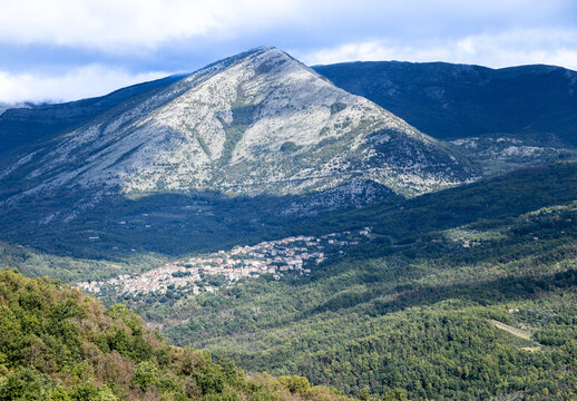 La Raia del Pedale et le village de Rofrano, Cilento, Campanie, , Italie