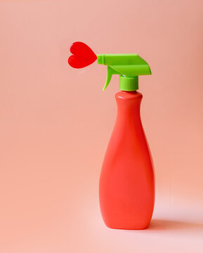 Spray container bottle for sanitizer with heart