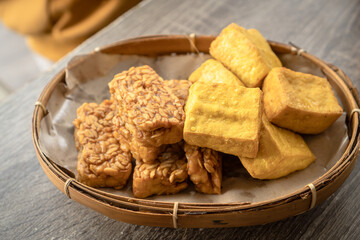 Indonesian Fried Tempeh and Fried Tofu