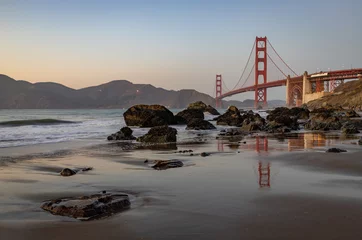 Crédence de cuisine en verre imprimé Plage de Baker, San Francisco Golden Gate Bridge and Baker Beach Rocks at Sunset