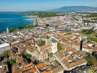 Obraz premium Aerial photograph of Geneva, Geneva city view to the lake. Taken above the old town.