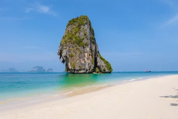 Cercles muraux Railay Beach, Krabi, Thaïlande Railay Beach Krabi Thailand, the tropical beach of Railay Krabi