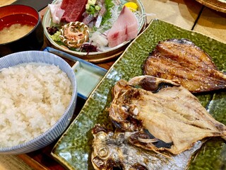 静岡・熱海のおいしい干物＆お刺身定食