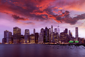 Obraz na płótnie Canvas Manhattan skyline in New York at night