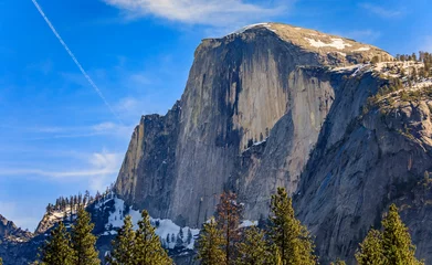 Papier Peint photo Half Dome Famous Half Dome granite rock formation in the Yosemite National Park California