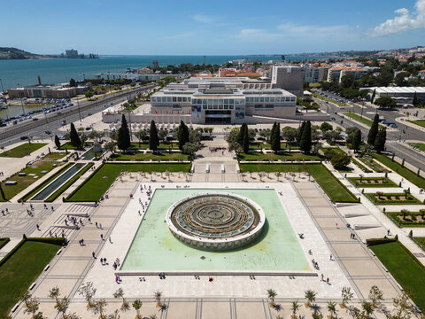 Beautiful view to garden and CCB (Centro Cultural de Bel&eacute;m) museum