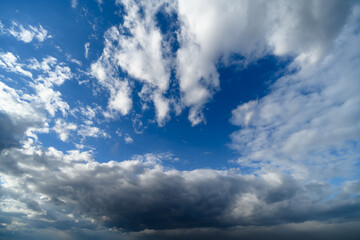 Obraz premium beautiful blue sky with cumulus clouds for abstract background
