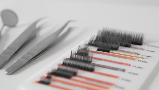 Videos of professional eyelash extension tools in a beauty salon that provide accuracy for the lashmaker of the cosmetologist, and results that leave the delight.