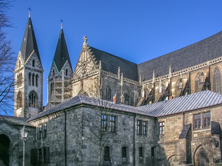 Fototapeta na wymiar Cathedral of St. Sephan, Halberstadt, Germany