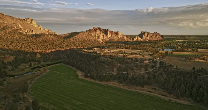 Terrebonne Oregon Aerial v60 flyover Sherwood Canyon along Crooked river capturing beautiful ranch mansions surrounded by vast farmlands with Smith Rock views - Shot with Mavic 3 Cine - August 2022