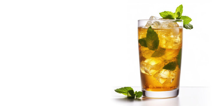 Refreshing Mint Infusion. Savor the cooling blend of iced green tea with fresh mint leaves in a glass tumbler. Copy space for text. Beverage concept AI Generative